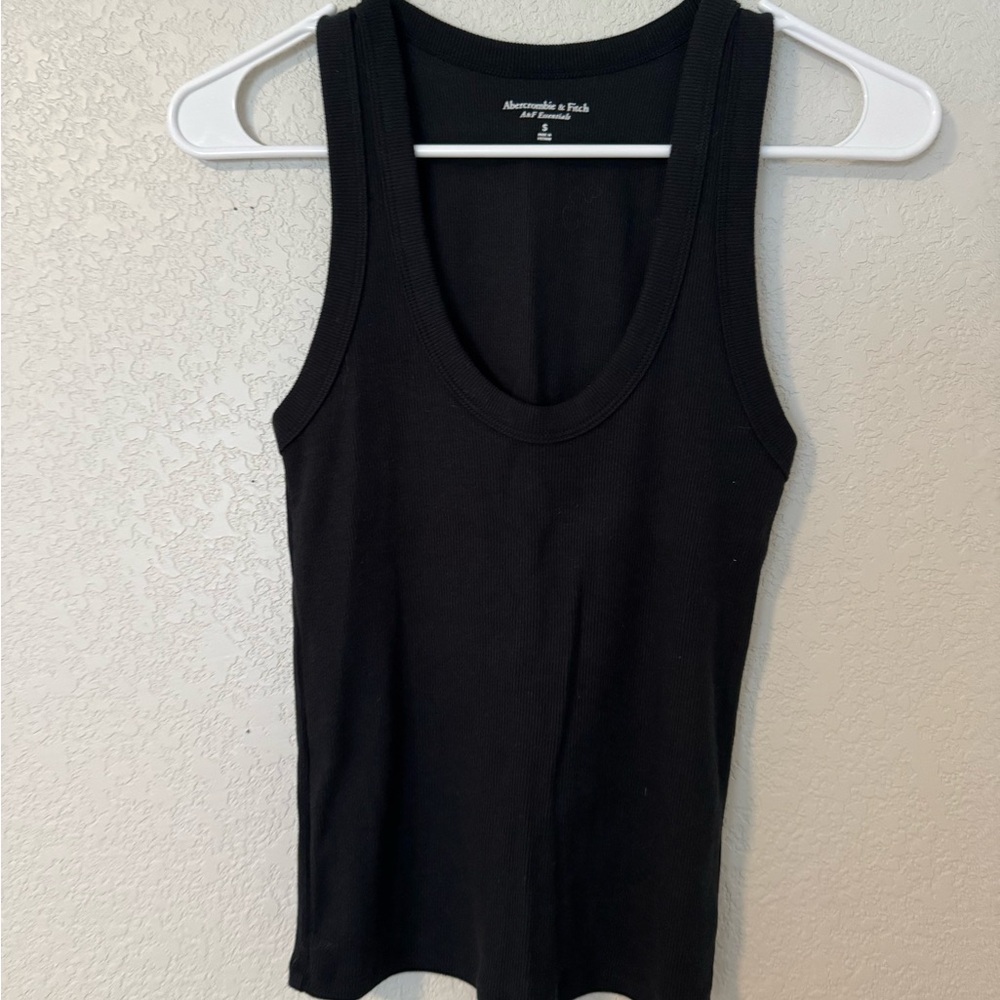 NWT Abercrombie & Fitch Essential Ribbed Tuckable Scoop Tank, black, size S